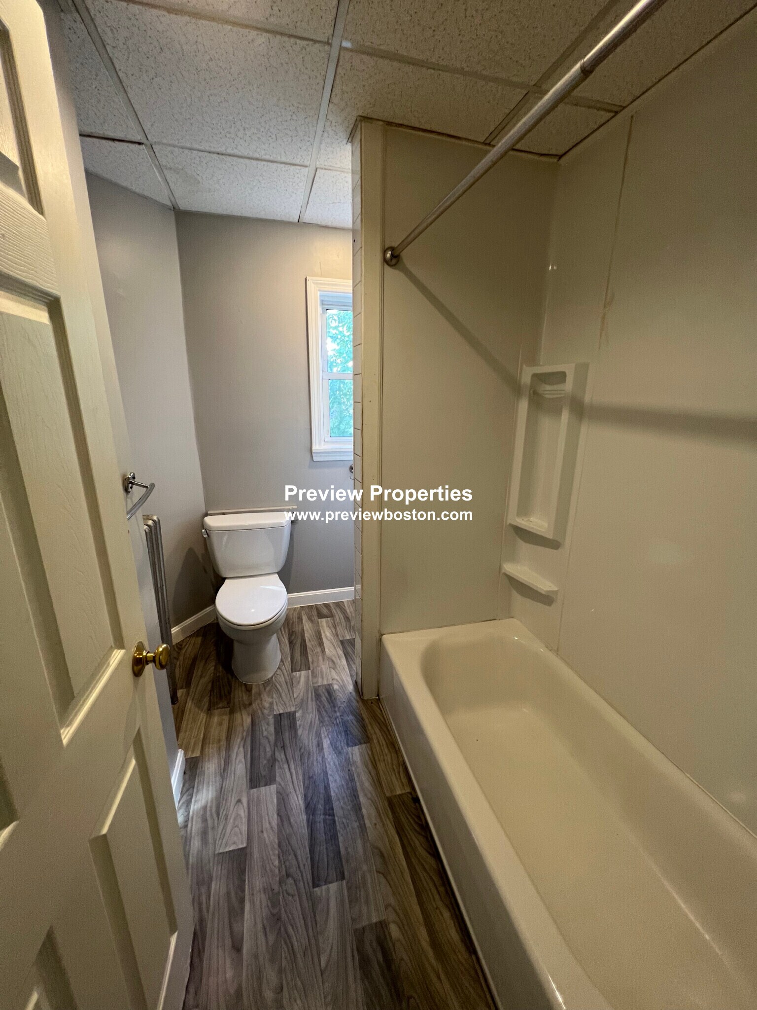 Building Photo - 696 Broadway