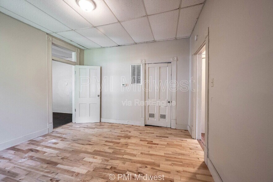 Building Photo - 632 S State St