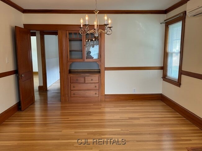 Building Photo - 343 Arlington St