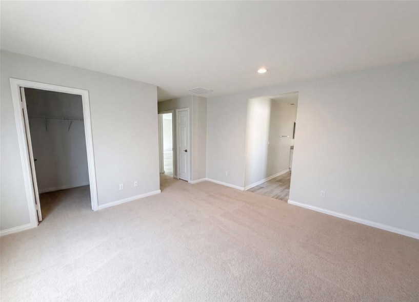 Building Photo - 26666 Dash Dr