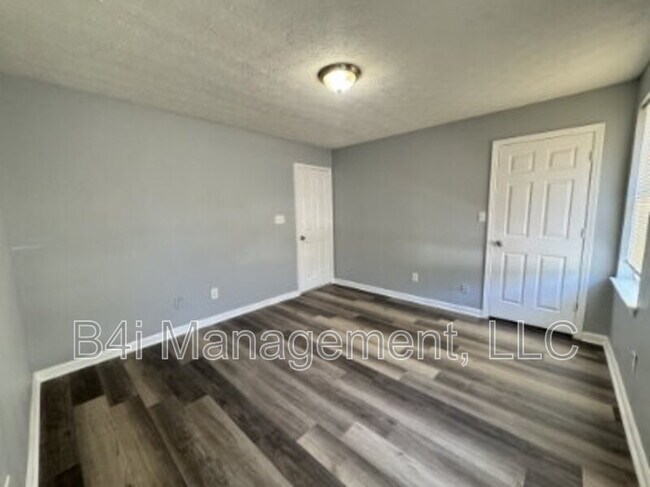 Building Photo - 2039 Marbut Trce