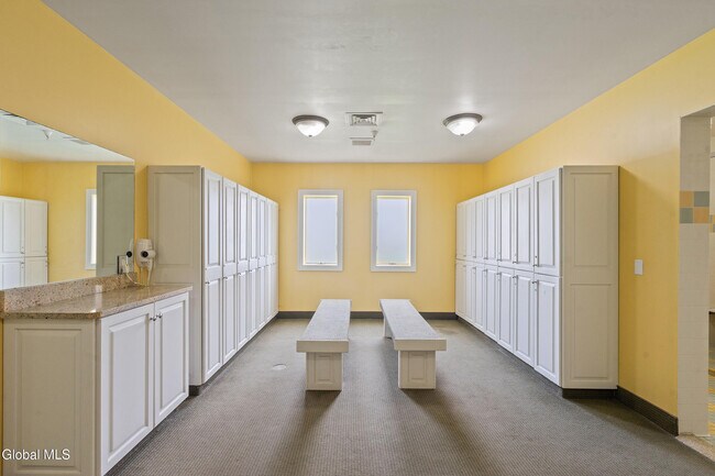 Building Photo - 5 Horizon Dr