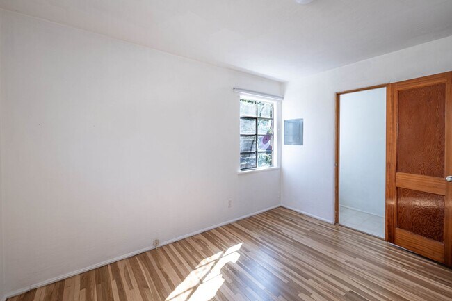 Building Photo - Charming Midtown Santa Fe Home