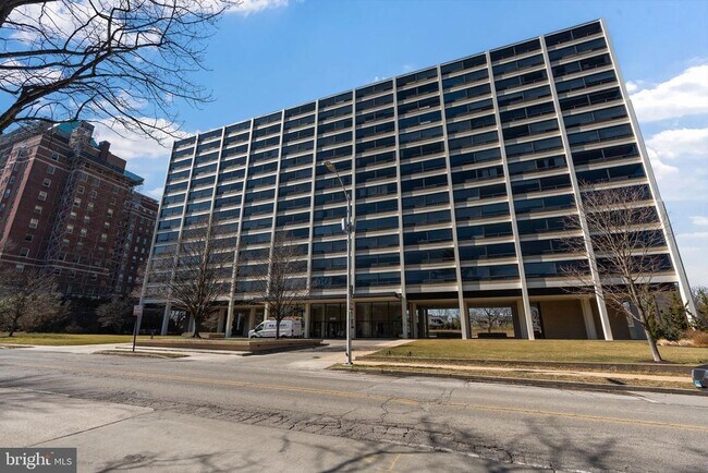 Building Photo - 4000 N Charles St