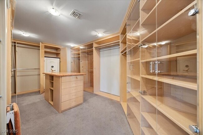 Building Photo - 3111 Bel Air Dr