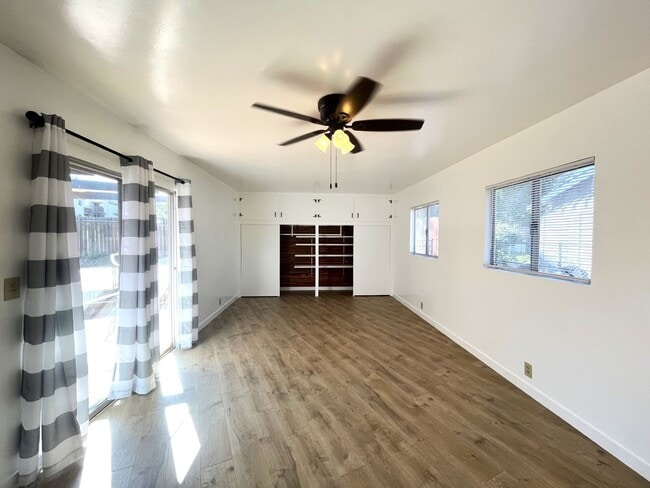 Building Photo - 3 bed, 2 bath located in Riverside!