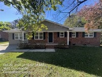 Building Photo - 1615 Diplomat Dr