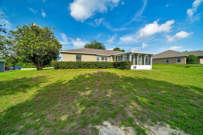 Building Photo - Spacious 3-Bed, 2-Bath Home for Rent in SW...