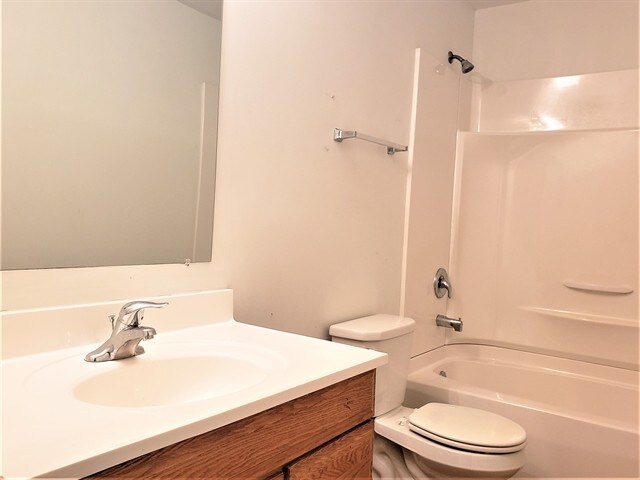 Building Photo - 3818 Hennepin Dr