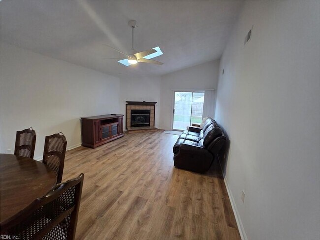 Building Photo - 258 Doyle Way