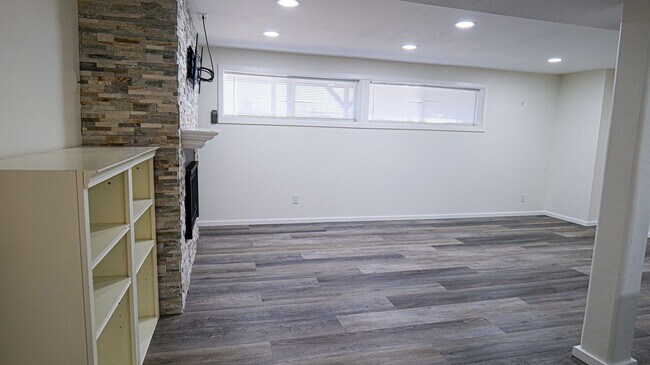 Building Photo - 4Bd/2.5Ba Edmonds House