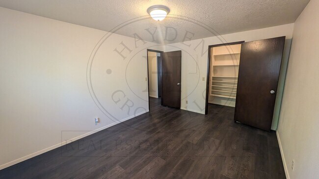 Building Photo - 3134 Brittany Dr