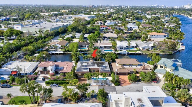 Building Photo - 2213 NE 16th St