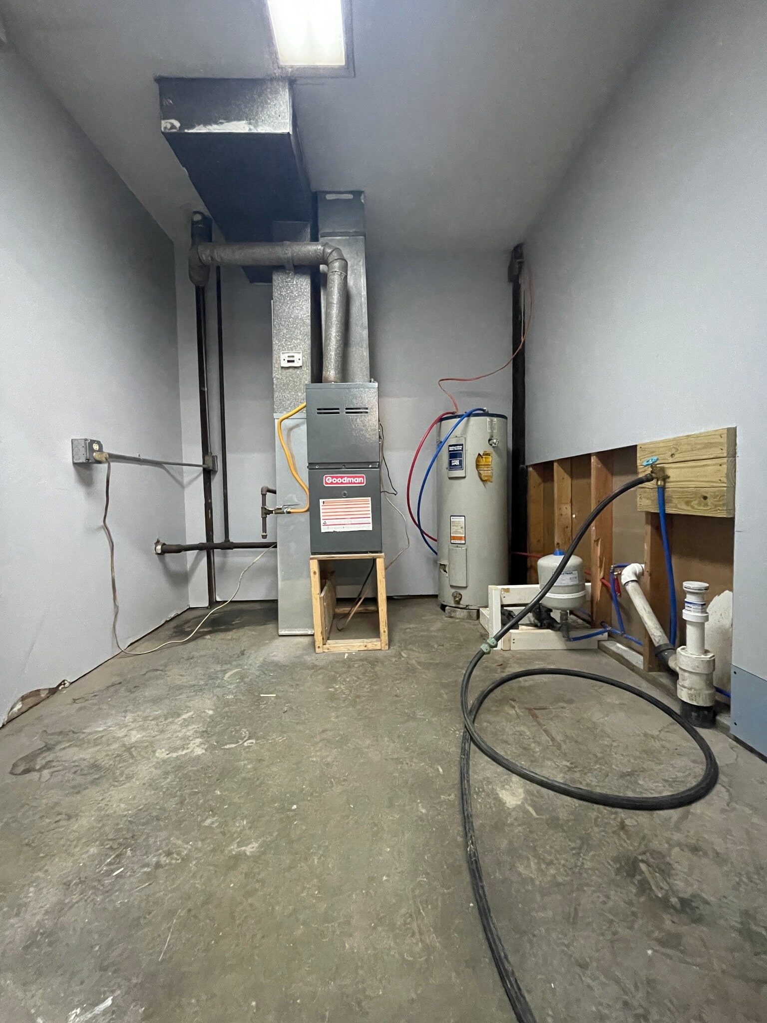 Building Photo - 107 W Sacra Via St