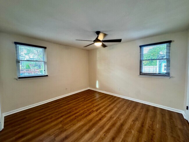 Building Photo - Beautiful Ranch Style Home