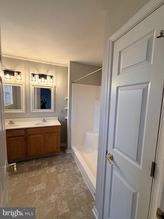 Building Photo - 156 Sparrow Rd