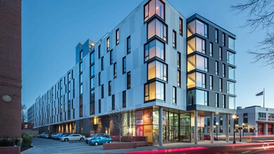 Building Photo - Girard
