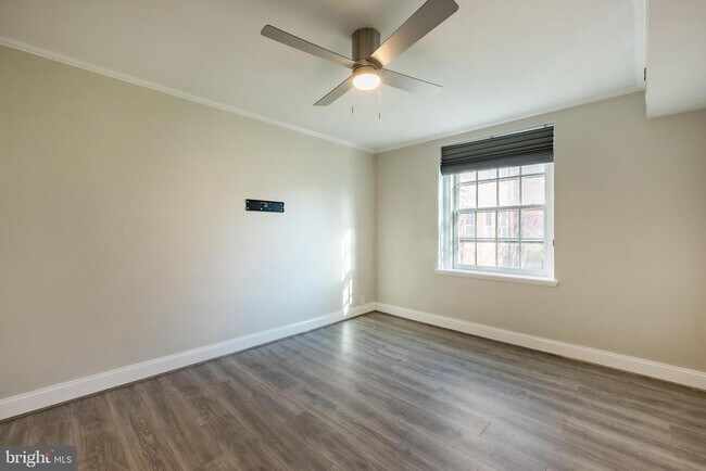 Building Photo - 3888 Porter St NW