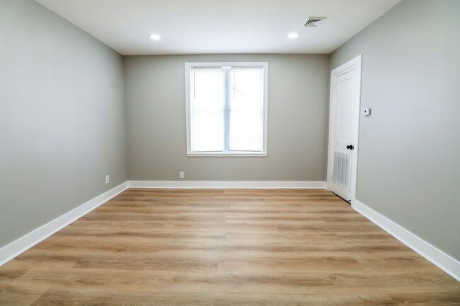 Building Photo - 5548 Woodland Ave