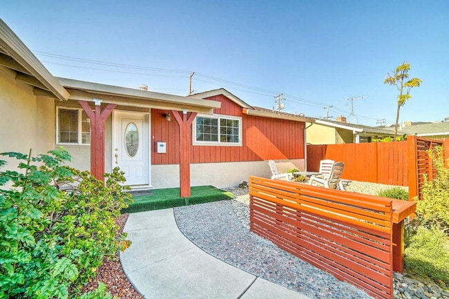Building Photo - 2475 Armstrong Pl