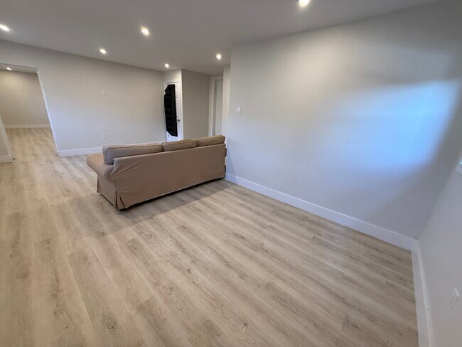 Building Photo - 426 Plateau Ave