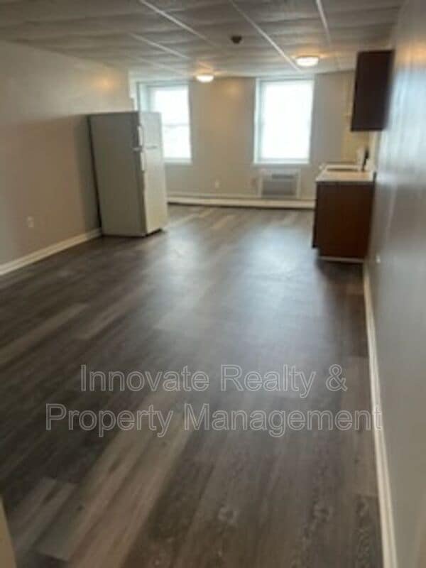 Building Photo - 29 Logan Ave