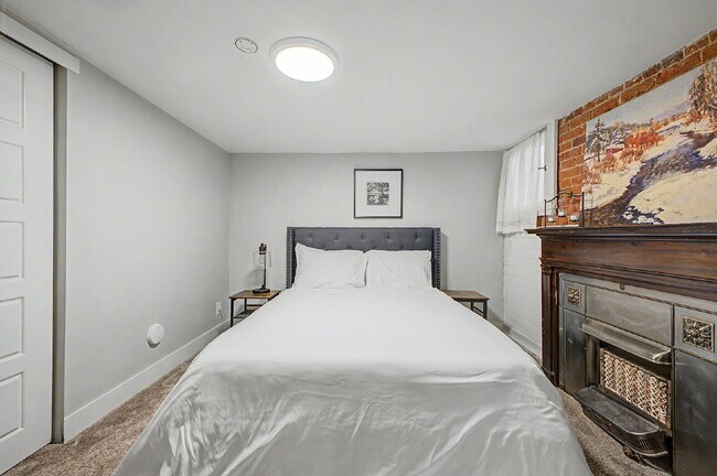 Building Photo - 1156 S Downing St