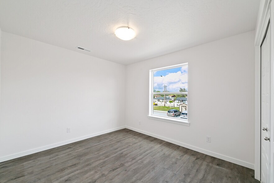 Building Photo - 1328 N Meridian Rd