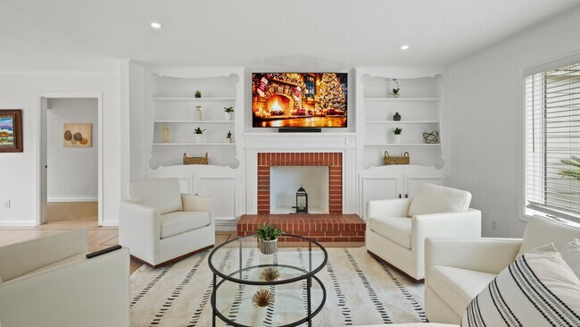 Building Photo - 1819 Cedar St