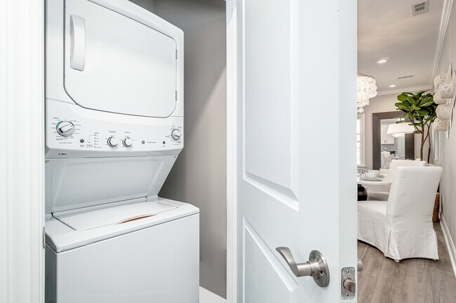 Building Photo - 103 S 13th St