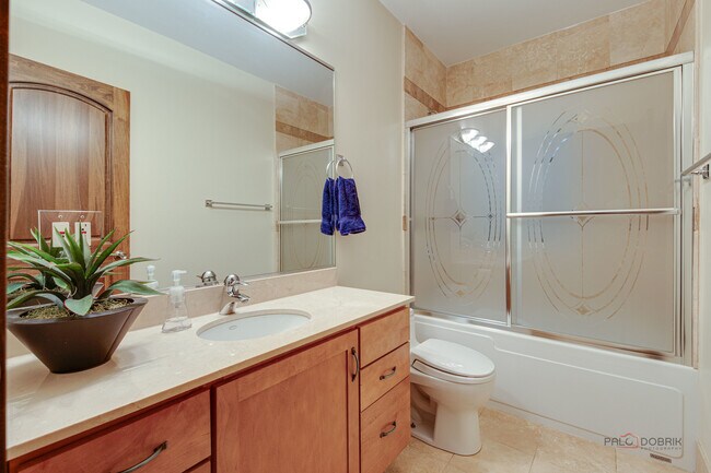 Building Photo - 339 Taft Ct