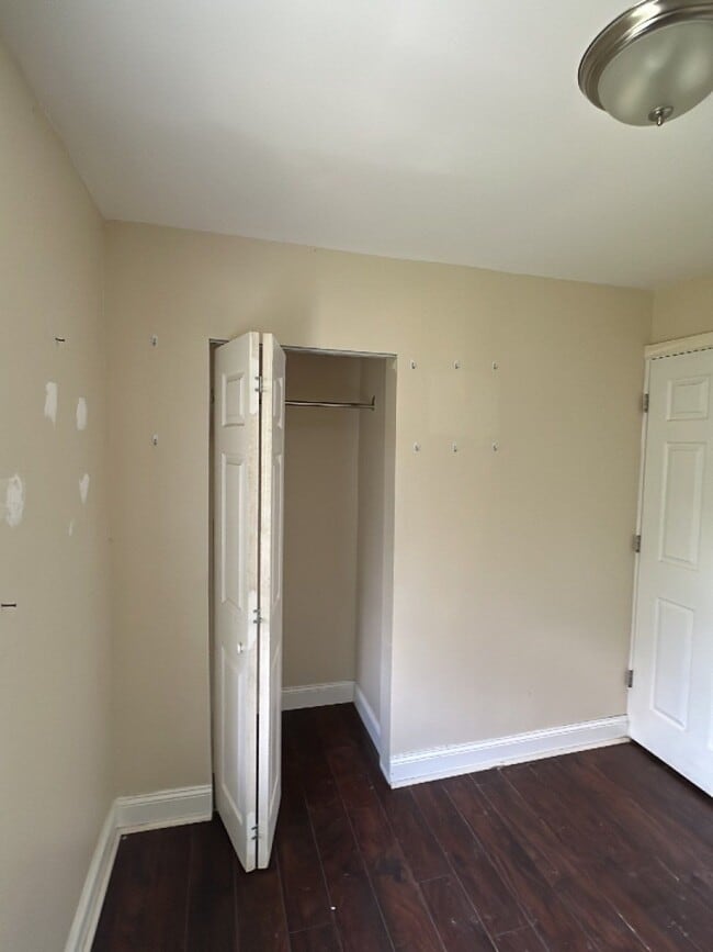 Building Photo - 558 Cincinnati Ave