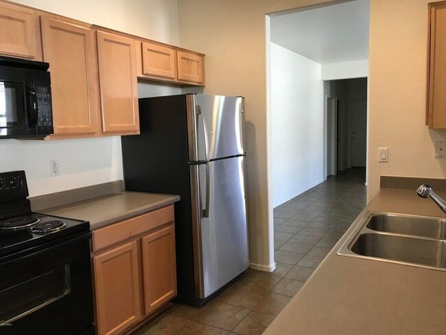 Building Photo - 7323 W St Charles Ave