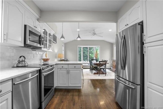 Building Photo - 80 Ridgewood Ave