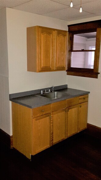 Building Photo - 1171 W Main St