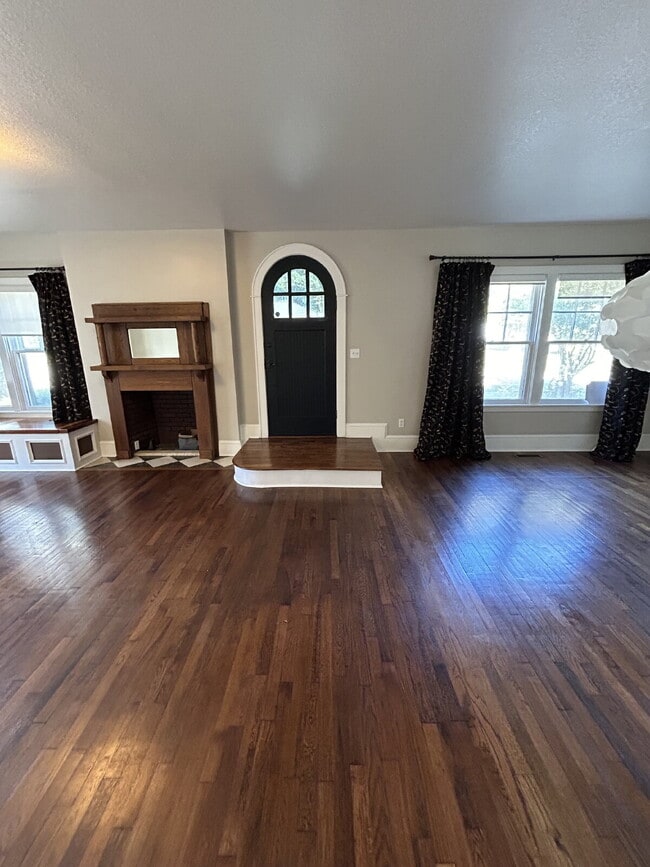 Building Photo - "Charming 4-Bedroom Retreat with Granite Finishes, Cozy Fireplace & Expansive 4399 Sq Ft Layout i...