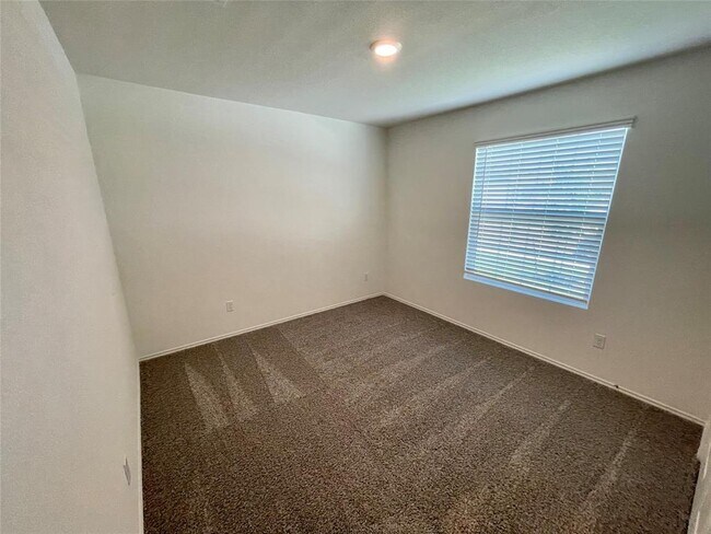 Building Photo - 107 Sophora Dr