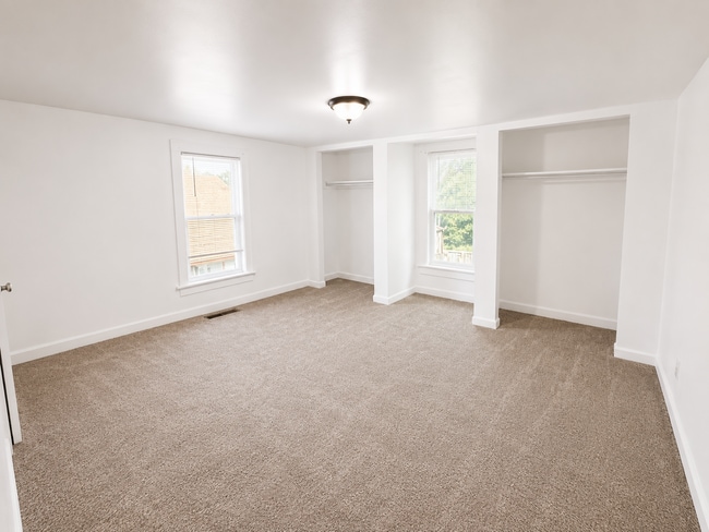 Building Photo - 1514 E 24th Ave