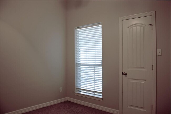 Building Photo - 23750 Horseshoe Bend