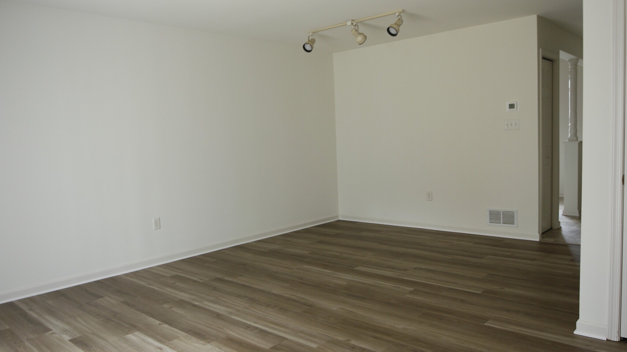 Building Photo - 11 Ramsgate Ln