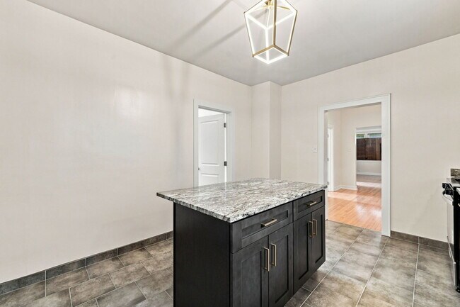 Building Photo - 310 E 138th St