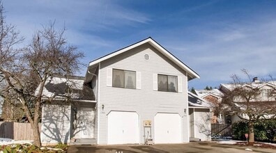 Building Photo - 674