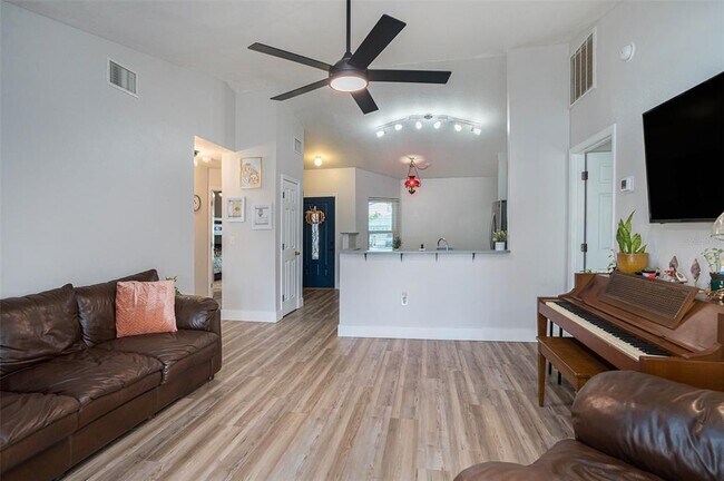 Building Photo - 1601 14th St W
