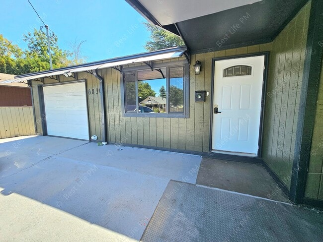 Building Photo - 6830 N Columbia Blvd