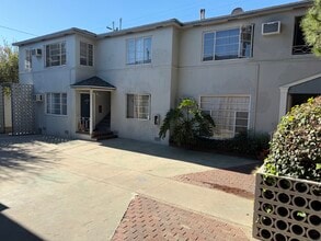 Building Photo - 11622 Chandler Blvd