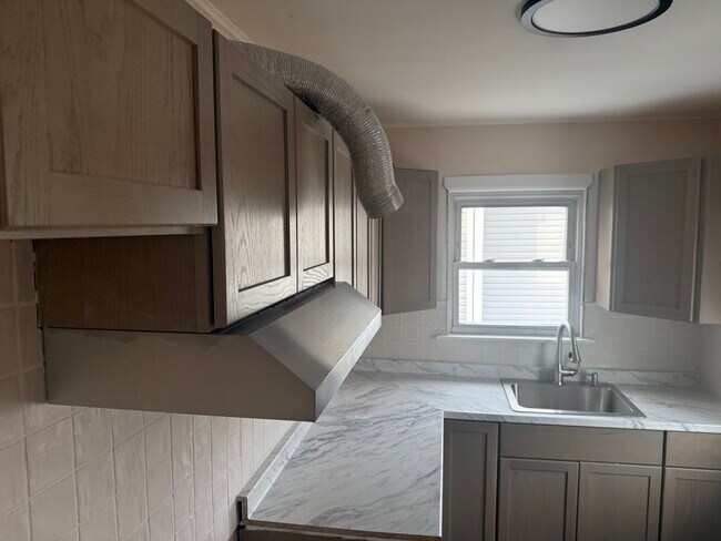 Building Photo - 57 Vanderbilt Ave