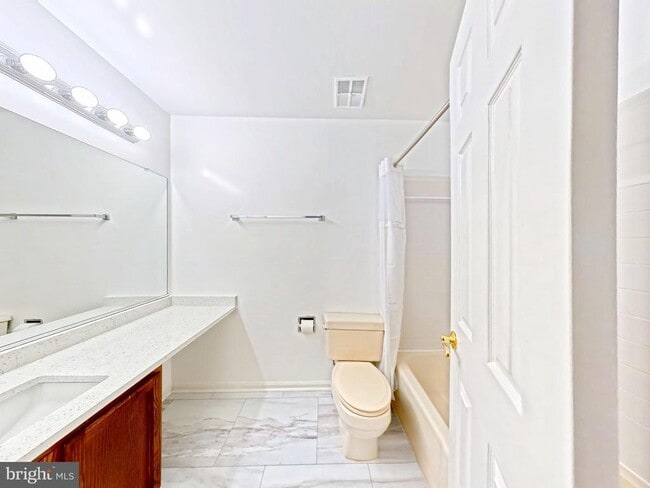 Building Photo - 10701 Kings Riding Way