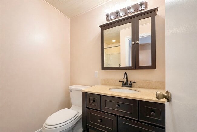 Building Photo - 100 Water St