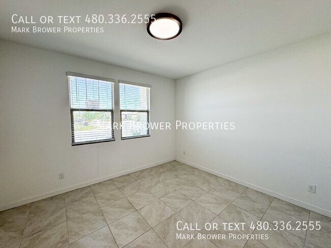 Building Photo - 72 S 157th Ln