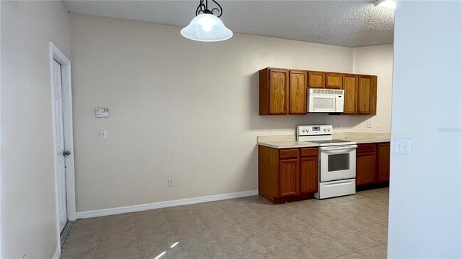 Building Photo - 534 Sunset View Dr